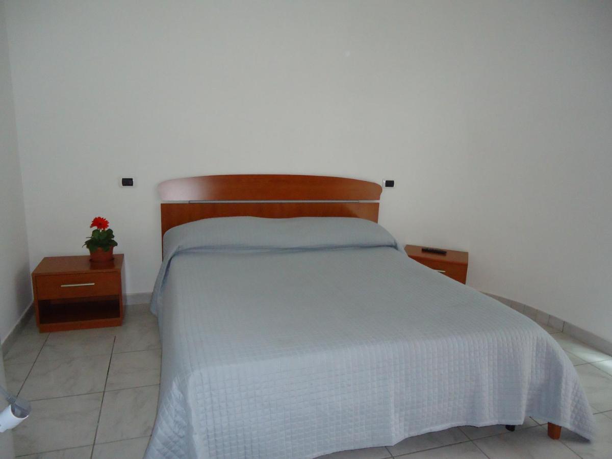 Affittacamere Gelindo Silvi Marina Exterior foto